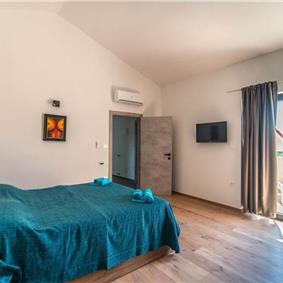 7 bedroom villa with pool in Svetvinčenat, sleeps 14